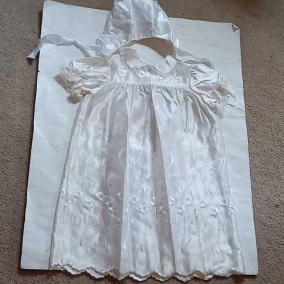 Vintage  white christening gown set size 2 - Picture 1 of 13